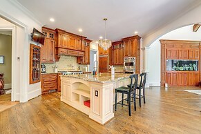 Luxe Atlanta Home ~ 12 Mi to Downtown!