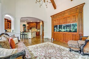 Luxe Atlanta Home ~ 12 Mi to Downtown!