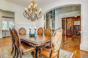 Luxe Atlanta Home ~ 12 Mi to Downtown!