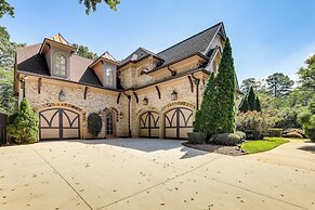 Luxe Atlanta Home ~ 12 Mi to Downtown!
