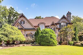 Luxe Atlanta Home ~ 12 Mi to Downtown!