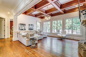 Luxe Atlanta Home ~ 12 Mi to Downtown!