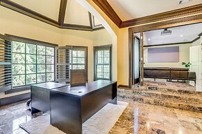 Luxe Atlanta Home ~ 12 Mi to Downtown!