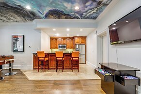 Luxe Atlanta Home ~ 12 Mi to Downtown!