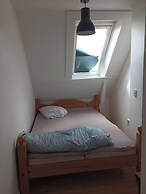 Room in Guest Room - North Beach Inn Guesthouse