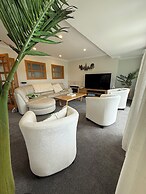 Waiake Beach Apartments