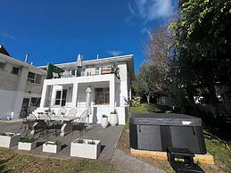 Waiake Beach Apartments