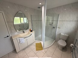 Waiake Beach Apartments
