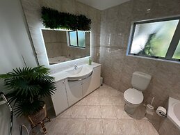 Waiake Beach Apartments