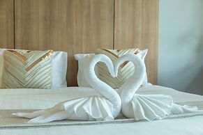 Luxury Everything Walking Distance c112