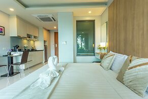 Luxury Everything Walking Distance c112