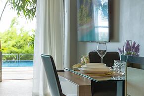 Luxury Everything Walking Distance c112