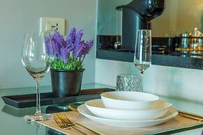 Luxury Everything Walking Distance c112