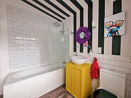 Eclectic 1BD in the Heart of Cheltenham