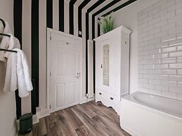 Eclectic 1BD in the Heart of Cheltenham