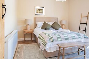 The Barn Longhope-Luxury Barn Conversion
