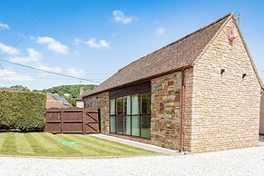 The Barn Longhope-Luxury Barn Conversion