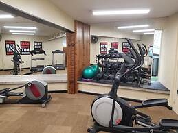 Large Modern-style Condo w Pool Gym Game Room