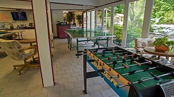 Large Modern-style Condo w Pool Gym Game Room