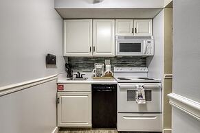 Modern Style 2 Bed Condo Pool in Gatlinburg