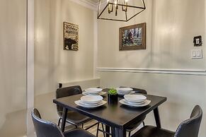 Modern Style 2 Bed Condo Pool in Gatlinburg