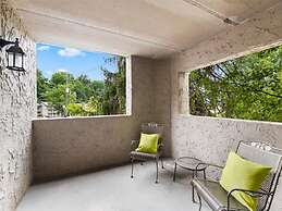 Modern Style 2 Bed Condo Pool in Gatlinburg