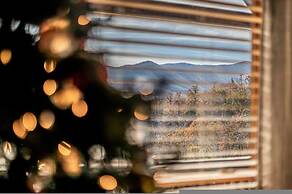 Fabulous View Pool Game Room Hot Tub and More