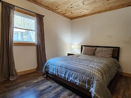 Modern Style Peaceful Tranquility Pet Friendly