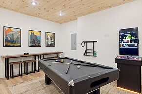 Brand New Private Pool Theater Game Room