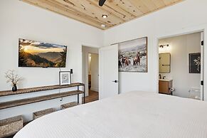 Brand New Private Pool Theater Game Room