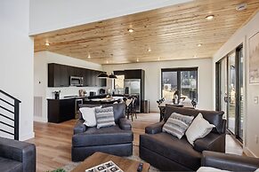 Brand New Private Pool Theater Game Room