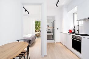 Stylish Apartment in Glyfada with Outdoor Patio