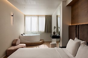 Blanco Athens Aparthotel
