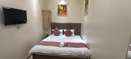 Goroomgo The Banaras Stay Varanasi