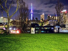 Augustus Haven Apartment with Parking