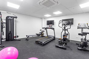 Augustus Haven Apartment with Parking