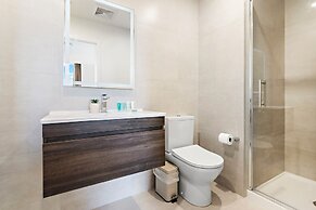 Augustus Haven Apartment with Parking