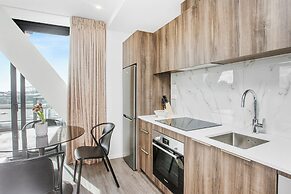 Augustus Haven Apartment with Parking