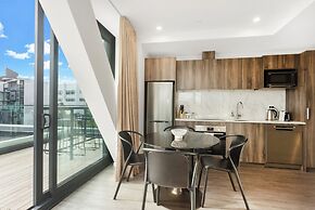 Augustus Haven Apartment with Parking