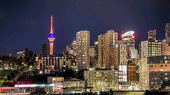 Augustus Haven Apartment with Parking