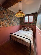 La Petite For t Art Deco Apartment in Brussels