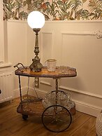 La Petite For t Art Deco Apartment in Brussels
