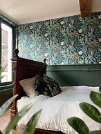 La Petite For t Art Deco Apartment in Brussels