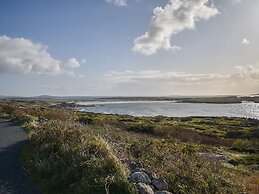 Bridies Holiday Cottage Roundstone