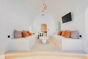 Bluewhite Suites & Villa Santorini