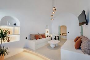 Bluewhite Suites & Villa Santorini
