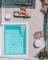 Bluewhite Suites & Villa Santorini