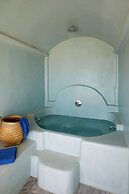 Bluewhite Suites & Villa Santorini