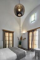 Bluewhite Suites & Villa Santorini