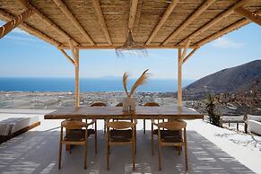 Bluewhite Suites & Villa Santorini